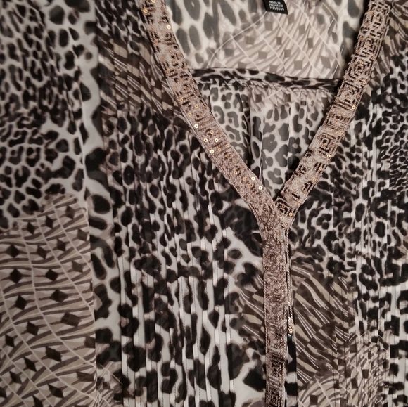 Style & Co. Woman sheer Animal Print button top - Picture 4 of 9